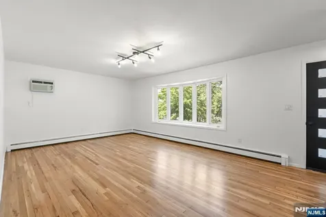 54 W Columbia Avenue Palisades Park NJ 07650