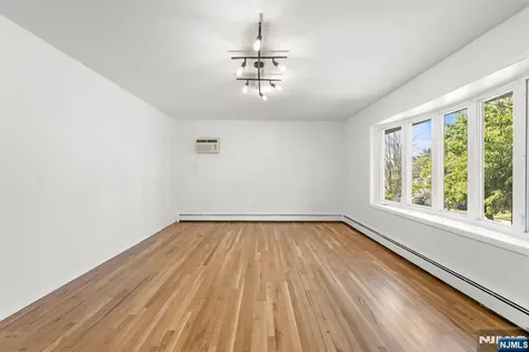 54 W Columbia Avenue Palisades Park NJ 07650