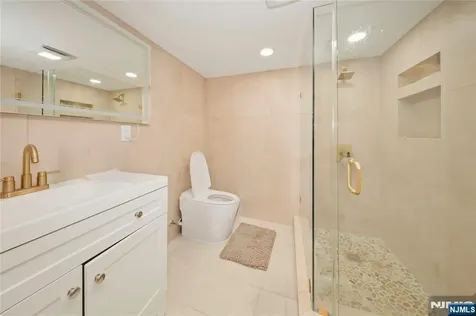 596 Moonachie Avenue Wood Ridge NJ 07075