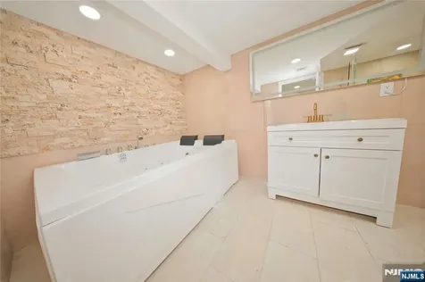 596 Moonachie Avenue Wood Ridge NJ 07075