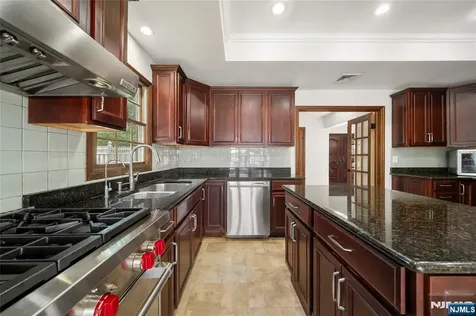 22 Kendrick Street Paramus NJ 07652