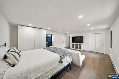 22 Kendrick Street Paramus NJ 07652