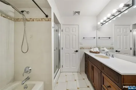 22 Kendrick Street Paramus NJ 07652