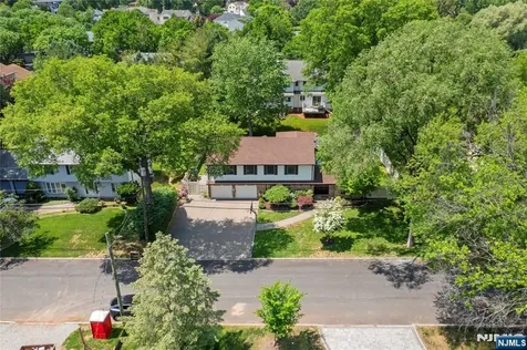 22 Kendrick Street Paramus NJ 07652