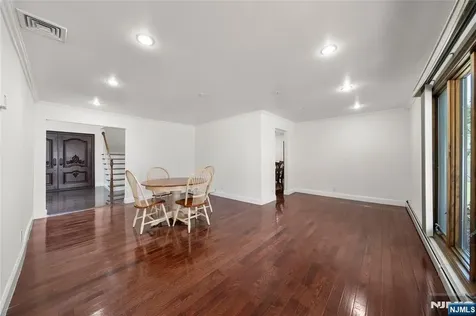 22 Kendrick Street Paramus NJ 07652