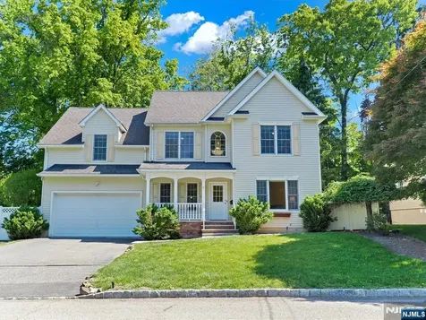 15 Woodrow Place West Caldwell NJ 07006