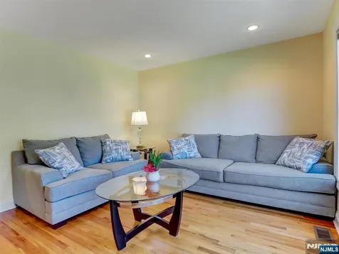 15 Woodrow Place West Caldwell NJ 07006