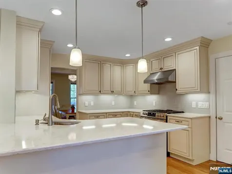 15 Woodrow Place West Caldwell NJ 07006
