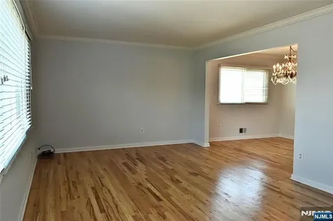 10 Garden Drive Elmwood Park NJ 07407
