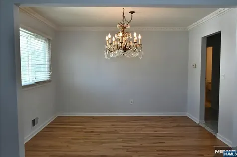 10 Garden Drive Elmwood Park NJ 07407