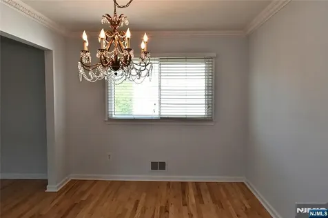 10 Garden Drive Elmwood Park NJ 07407