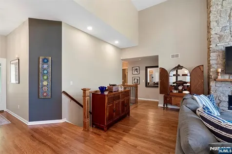14 Wentworth Court Hamburg NJ 07419