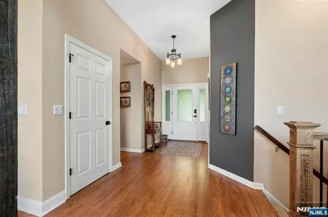 14 Wentworth Court Hamburg NJ 07419