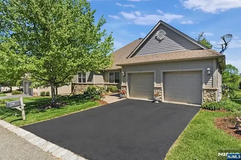 14 Wentworth Court Hamburg NJ 07419