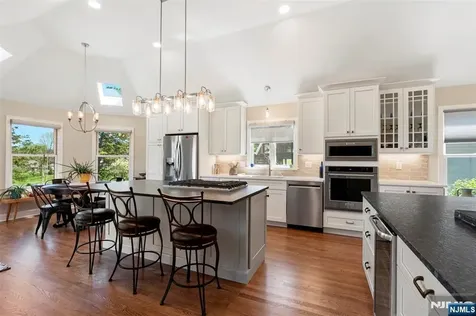 14 Wentworth Court Hamburg NJ 07419