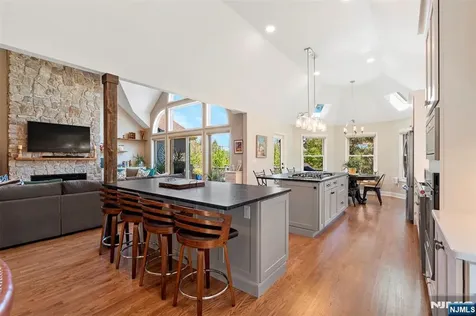14 Wentworth Court Hamburg NJ 07419