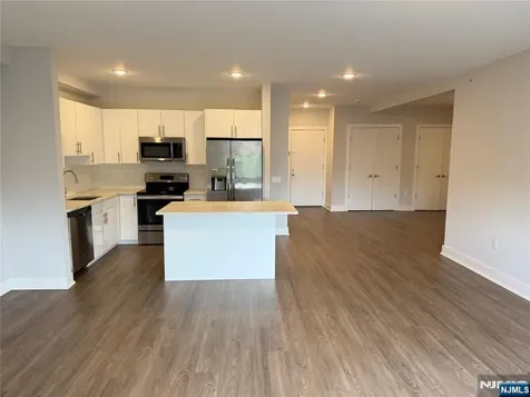 1685 Bergen Boulevard Fort Lee NJ 07024