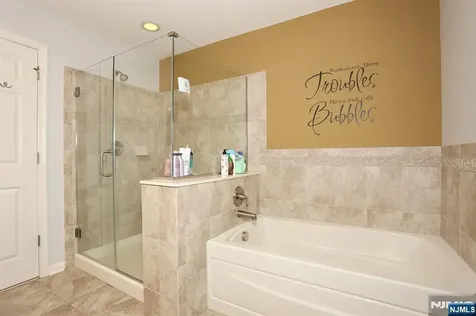 4 Masterson Court Waldwick NJ 07463