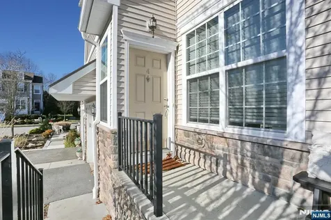 4 Masterson Court Waldwick NJ 07463