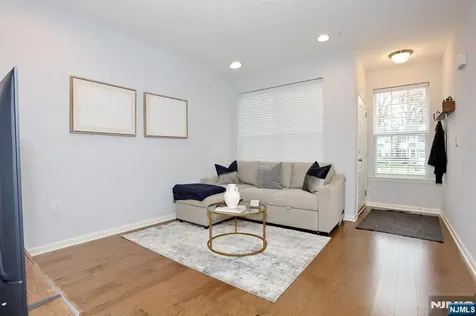 4 Masterson Court Waldwick NJ 07463