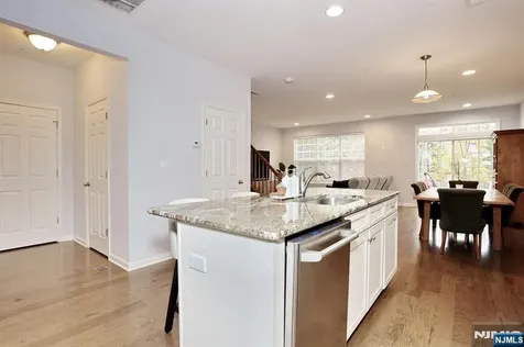 4 Masterson Court Waldwick NJ 07463