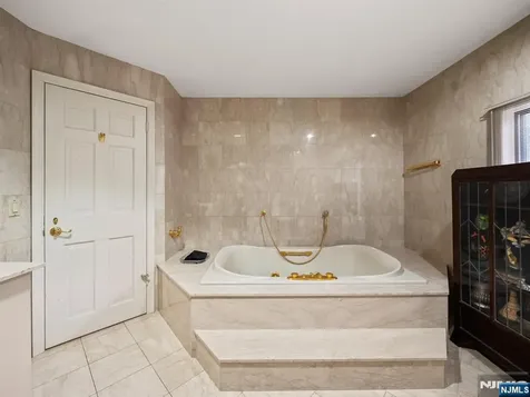 708 Ashmont Road Franklin Lakes NJ 07417
