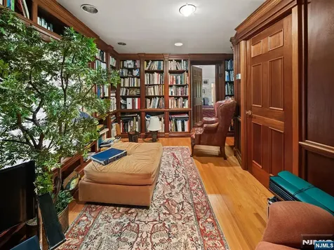 708 Ashmont Road Franklin Lakes NJ 07417