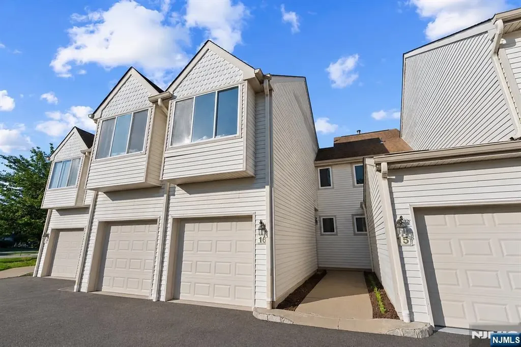 16 Franklin Court Montville Township NJ 07045