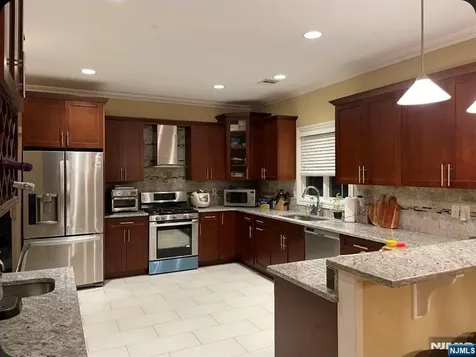 146B Morningside Lane Palisades Park NJ 07650