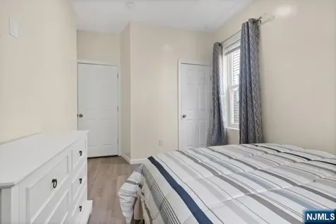 72 Seymour Avenue Newark NJ 07108