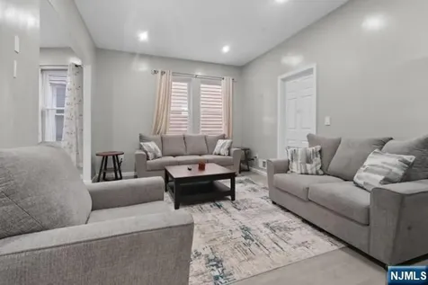 72 Seymour Avenue Newark NJ 07108