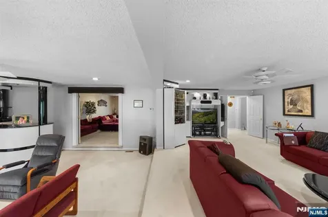 690 Soldier Hill Road Oradell NJ 07649