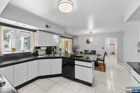 690 Soldier Hill Road Oradell NJ 07649