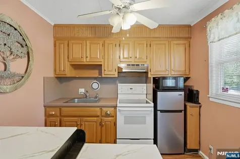 73 Highland Avenue Bergenfield NJ 07621