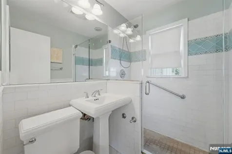 73 Highland Avenue Bergenfield NJ 07621