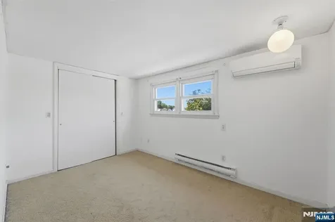 73 Highland Avenue Bergenfield NJ 07621