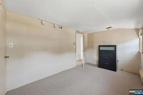 73 Highland Avenue Bergenfield NJ 07621