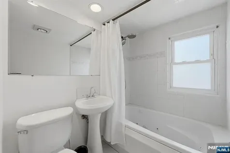 73 Highland Avenue Bergenfield NJ 07621