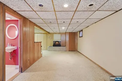 73 Highland Avenue Bergenfield NJ 07621
