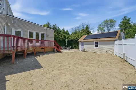 73 Highland Avenue Bergenfield NJ 07621