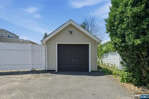 73 Highland Avenue Bergenfield NJ 07621