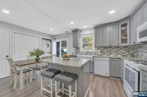 39 Delaware Road West Milford NJ 07421