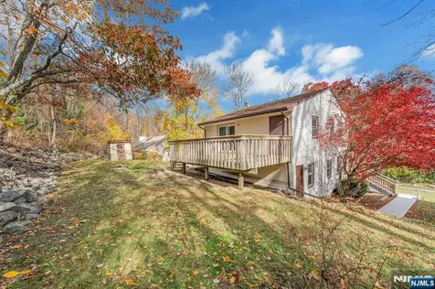 39 Delaware Road West Milford NJ 07421