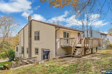 39 Delaware Road West Milford NJ 07421
