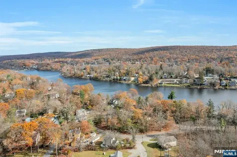 39 Delaware Road West Milford NJ 07421