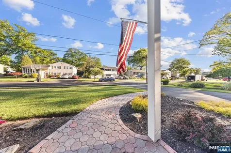 62 Sycamore Road Dumont NJ 07628