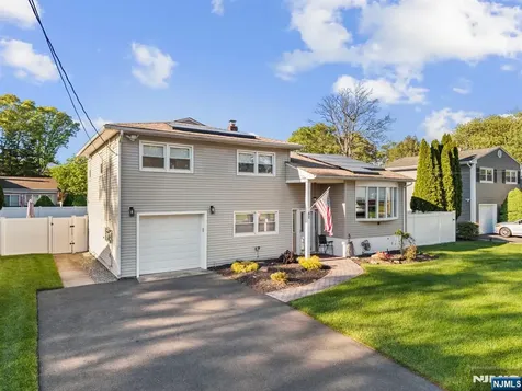 62 Sycamore Road Dumont NJ 07628