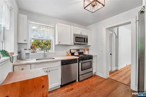 173 Myrtle Avenue Allendale NJ 07401