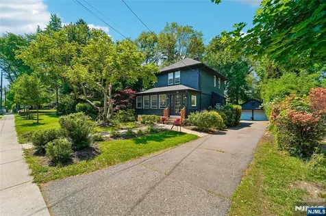 173 Myrtle Avenue Allendale NJ 07401