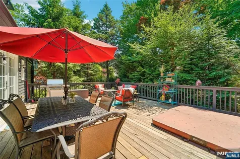 173 Myrtle Avenue Allendale NJ 07401